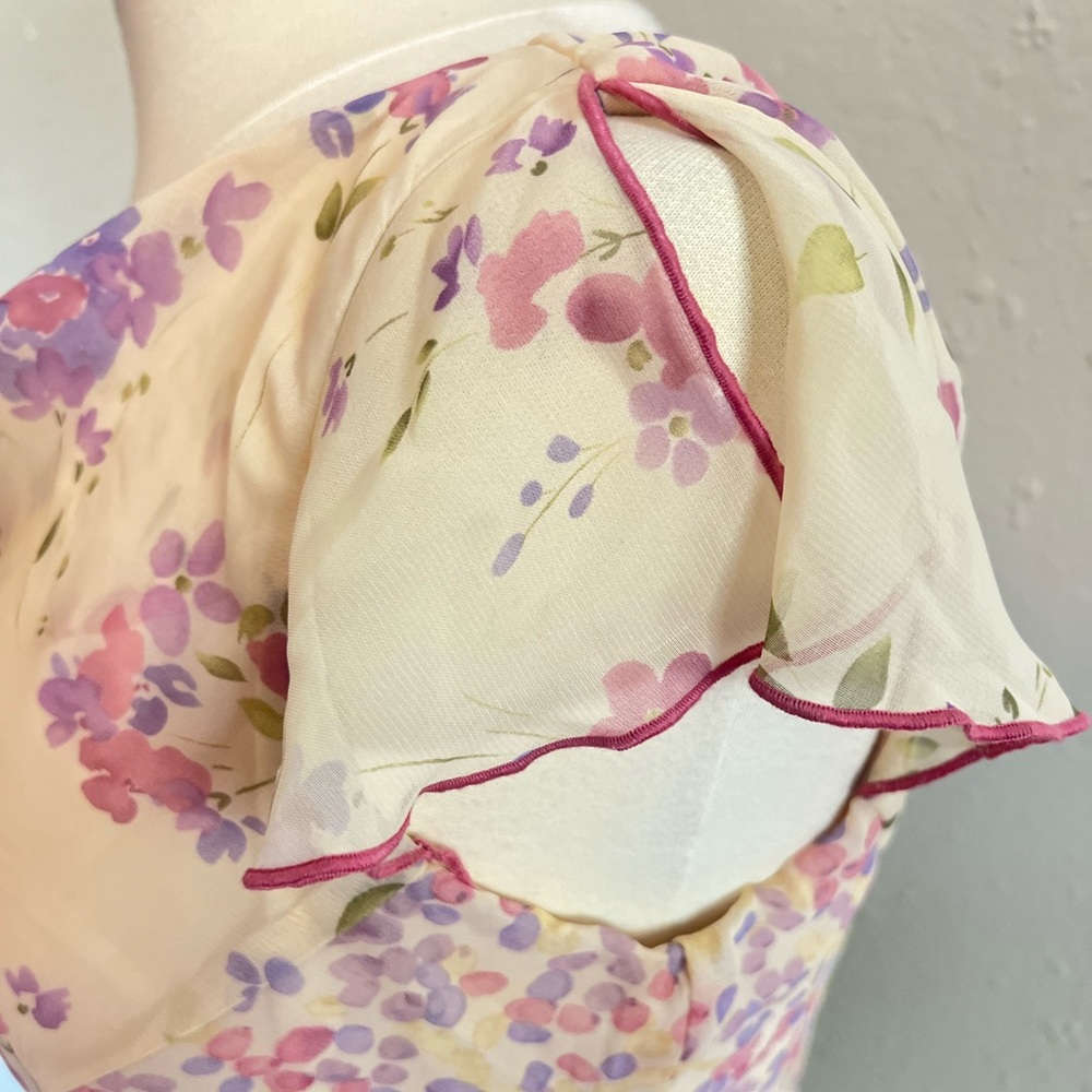 Floral Scoop Neck Top - Picture 2 of 4